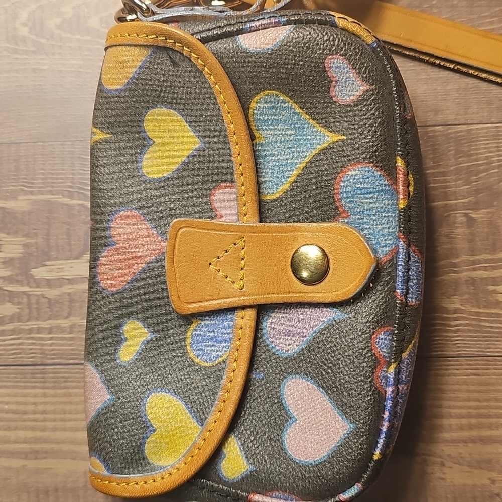 Dooney & Bourke Heart Pattern Wristlet Clutch - Picture 3 of 5